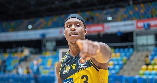 Fingerzeig im Pokal: Stef Smiths nach seinen 35 Zählern gegen Frankfurt.