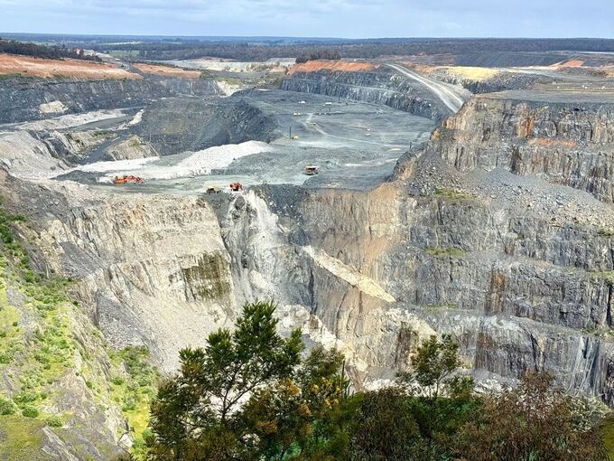 Größte Lithiummine der Welt in Greenbuhses Größte Lithiummine der Welt in Greenbuhses