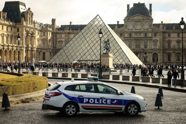 Der Louvre in Paris Der Louvre in Paris