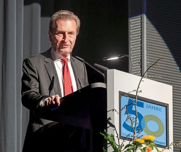 Günther Oettinger bei seiner Rede zum Festakt „50 Jahre Korntal-Münchingen“.