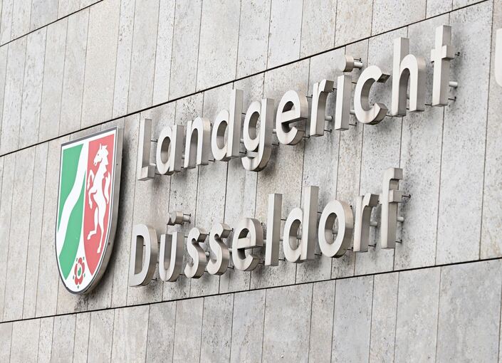 Duo wegen bundesweiter Serie von Raubüberfällen vor Gericht Duo wegen bundesweiter Serie von Raubüberfällen vor Gericht