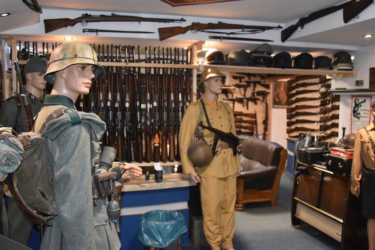 Razzia in Remscheid - Waffenarsenal Razzia in Remscheid - Waffenarsenal