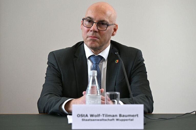 Razzia in Remscheid - Pressekonferenz Razzia in Remscheid - Pressekonferenz