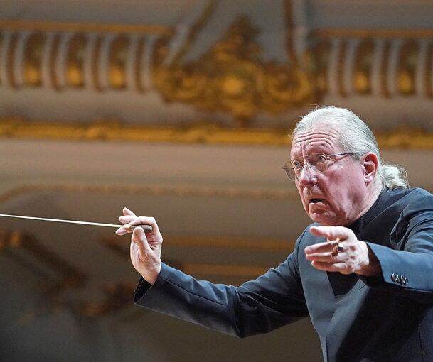 Der Dirigent Sylvain Cambreling (hier bei einem Konzert in Hamburg), war lange Generalmusikdirektor der Staatsoper Stuttgart – und gab nun ein Gastspiel in der Liederhalle.