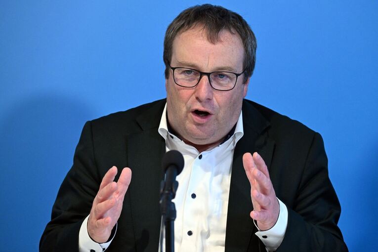 Umwelt- und Verkehrsminister Oliver Krischer Umwelt- und Verkehrsminister Oliver Krischer