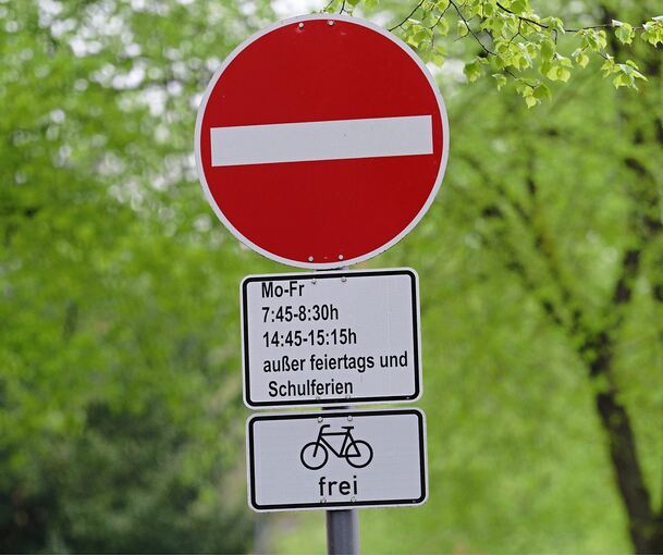 In Kirchheim soll der Schulweg sicherer werden. Der Gemeinderat diskutierte deshalb über Schulstraßen und Schulzonen.