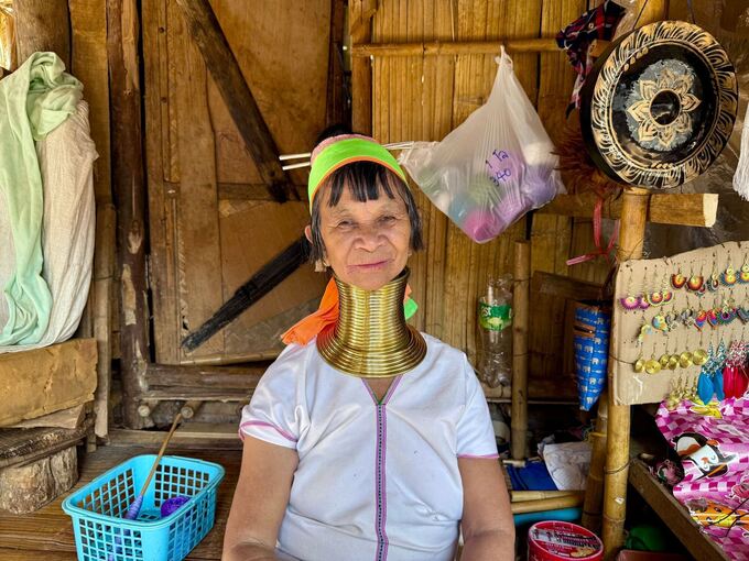 Langhalsfrauen - «Long Neck Karen» - im Norden Thailands Langhalsfrauen - «Long Neck Karen» - im Norden Thailands