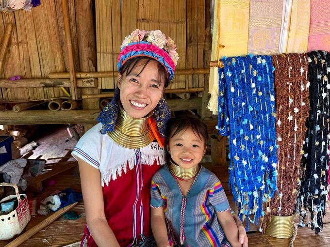 Langhalsfrauen - «Long Neck Karen» - im Norden Thailands Langhalsfrauen - «Long Neck Karen» - im Norden Thailands