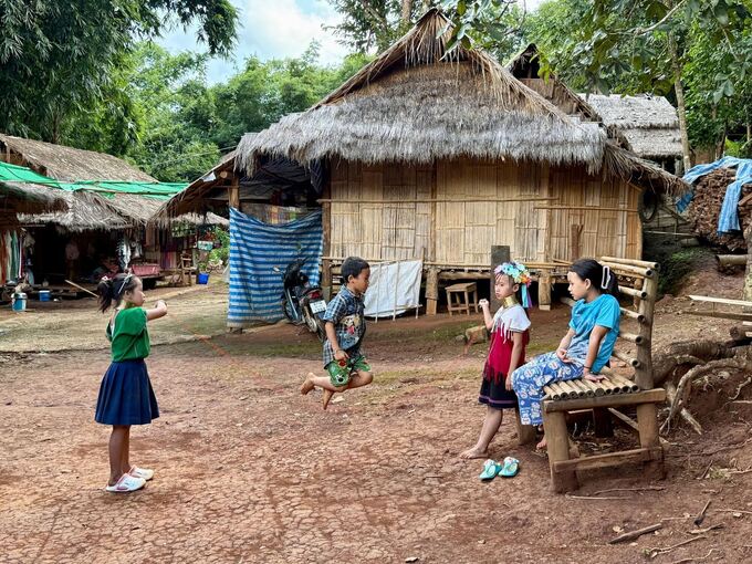 Langhalsfrauen - «Long Neck Karen» - im Norden Thailands Langhalsfrauen - «Long Neck Karen» - im Norden Thailands