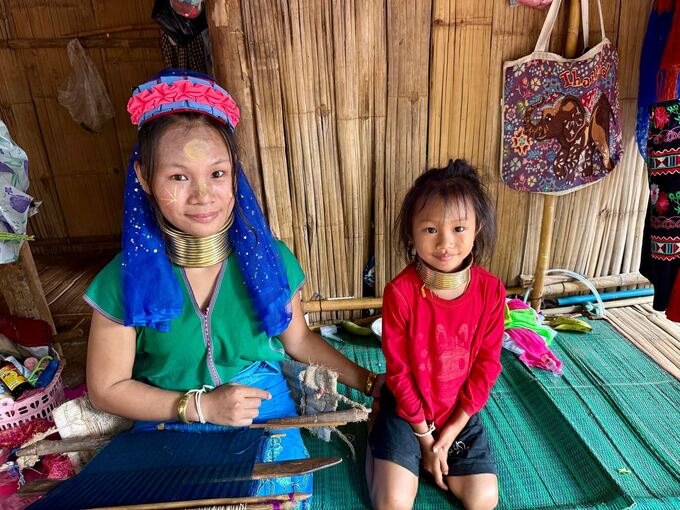 Langhalsfrauen - «Long Neck Karen» - im Norden Thailands Langhalsfrauen - «Long Neck Karen» - im Norden Thailands