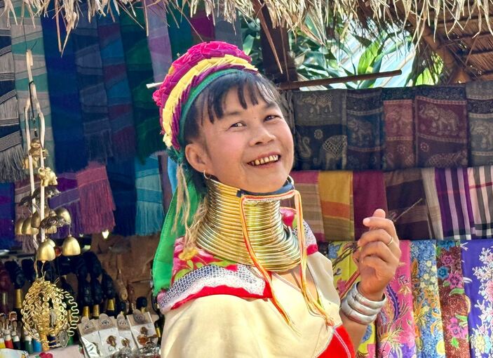 Langhalsfrauen - «Long Neck Karen» - im Norden Thailands Langhalsfrauen - «Long Neck Karen» - im Norden Thailands