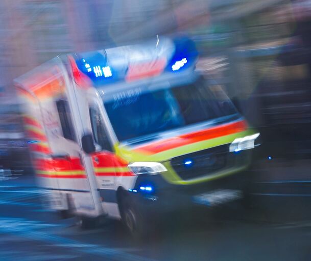 Der Radfahrer kam schwer verletzt ins Krankenhaus.
