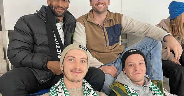 Steelers-Fans unter den SG-Handballern: Djibril M‘Bengue, Jonathan Fischer (oben von links), Fynn Nicolaus und Till Hermann