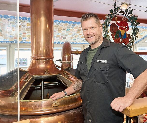 Rossknecht-Chef Andreas Rothacker vor dem Sudhaus.