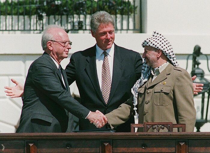 Historischer Handschlag zwischen Rabin und Arafat