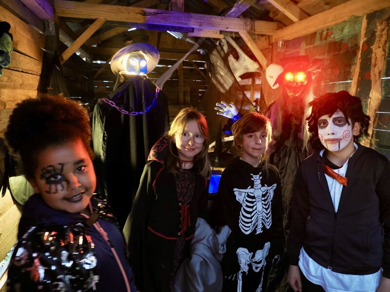 Kreativ zeigten sich die jugendlichen Besucher mit ihrer Kostümierung.