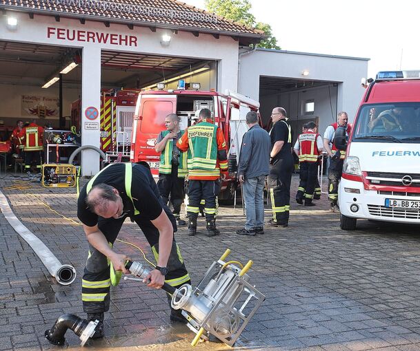 Nach dem Starkregen im Juni 2024 stand das Erligheimer Feuerwehrhaus unter Wasser. Die Gemmrigheimer Räte rechnen nicht mit derartigen Ereignissen in ihrem Ort.