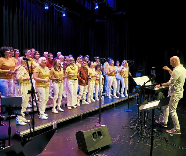 Klaus „Eddy“ Ackermann gab mit „Pop und Lyrics“ eines seiner letzten Konzerte als Chorleiter in Remseck.