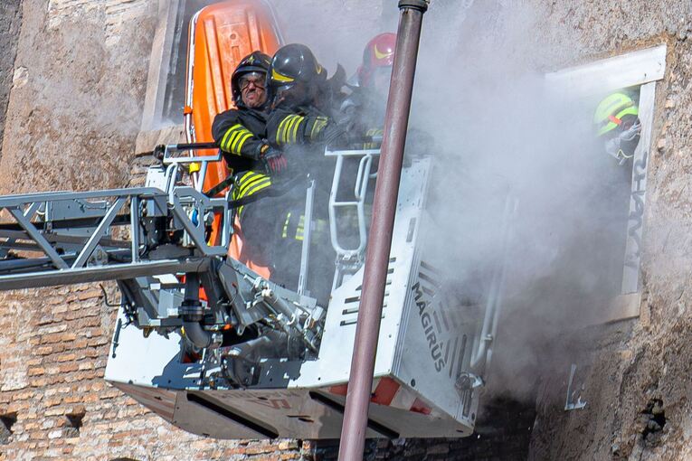 Mittelalterlicher Turm in Rom stürzt ein Mittelalterlicher Turm in Rom stürzt ein