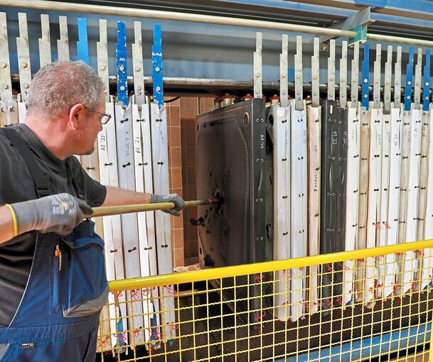 Derzeit wird der Klärschlamm in Kammfilterpressen entwässert – enthält aber dennoch noch 70 Prozent Wasser.