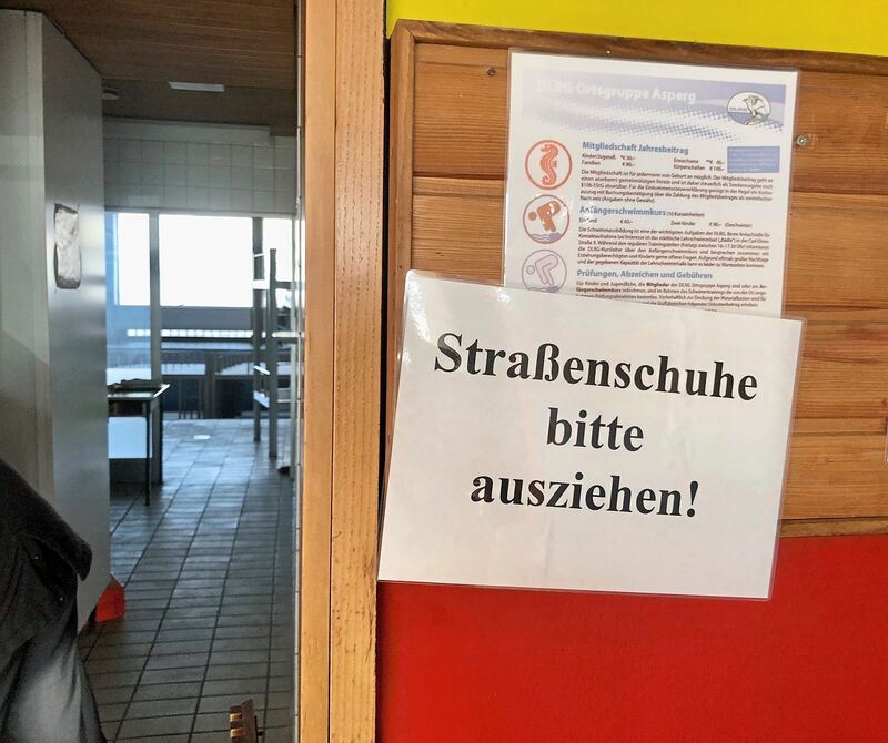 Der einstige Eingangsbereich ist auch schon abgebrochen.