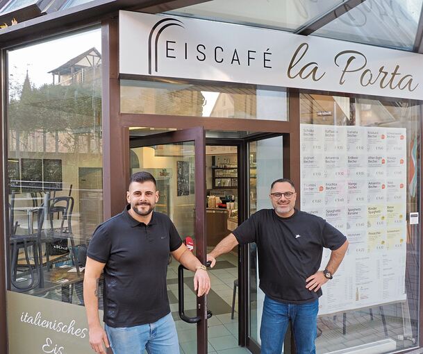 Giuseppe Amendola (links) und Davide de Paola schließen das Marbacher Eiscafé „La Porta“ und versuchen ihr Glück im Nachbarort.