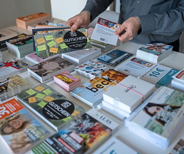 18.000 Gutscheine mit einem Wert von 400.000 Euro werden nach dem Zufallsprinzip auf 750 Mystery-Beutel verteilt.