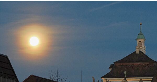 Heute-um-23-30-Uhr-Gr-ter-Super-Vollmond-ber-dem-Kreis-Ludwigsburg-zu-sehen