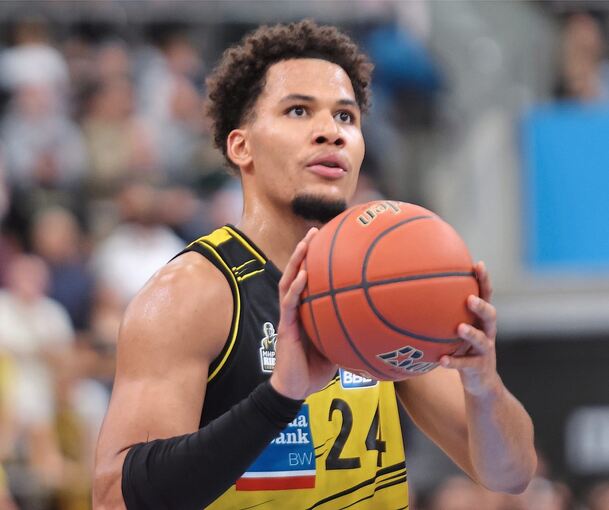 Forward der Riesen – und vor dem Spiel am Samstag auch Chefscout? Brandon Tischler.