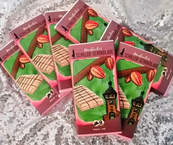 Die Fairtrade-Steuerungsgruppe präsentiert am Schillersonntag von 13 bis 17 Uhr vor dem Rathaus die neue Sorte der Schiller-Schokolade. Sie kann auch gekostet werden.
