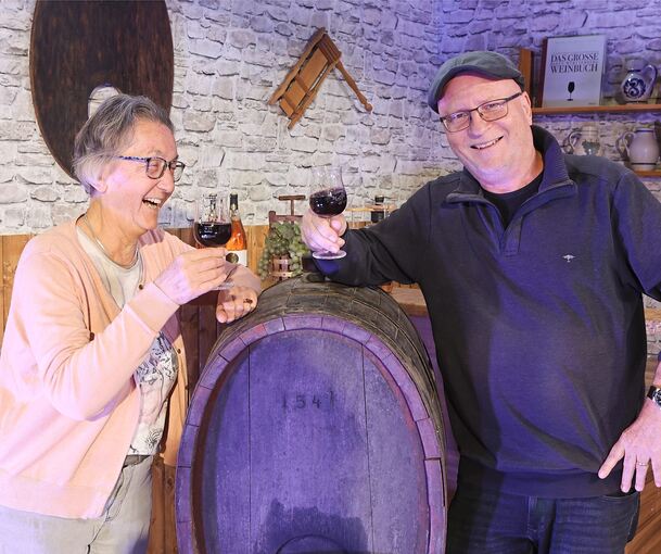 Alte Hasen des Bäsakammertheaters: Brunhilde Mühlegger und Wolfgang Scholl sind vom ersten Tag an dabei.