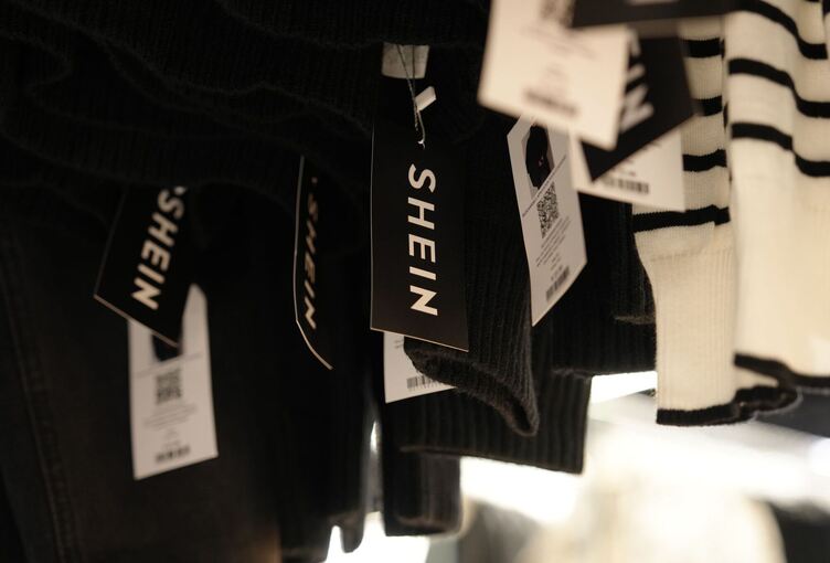 Frankreich kontrolliert 200.000 Shein-Pakete am Flughafen Frankreich kontrolliert 200.000 Shein-Pakete am Flughafen