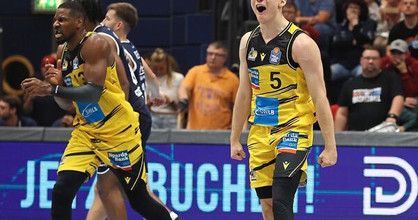 Genießt nach holprigem Start seinen ersten Auftritt im Riesen-Jersey: Toms Skuja im Auswärtsspiel beim MBC.