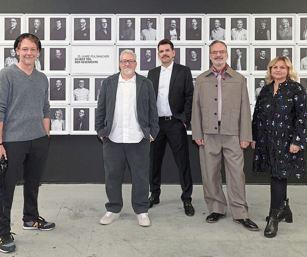 Gute 370 Wegbegleiter hat Andreas Dalferth (links) abgelichtet zum 25. Geburtstag von Pulsmacher mit (v.l.) Jochen Schroda, Jens Kenserski, Thorsten Weh und Silke Schorr.