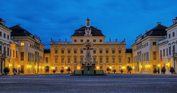 Ludwigsburg-Schlossf-hrung-in-den-Morgenstunden