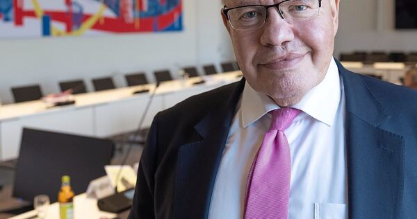 Peter Altmaier, hier am Freitag vor seinem Auftritt im U-Ausschuss des Landtags Mecklenburg-Vorpommerns zum Thema Nord Stream 2.