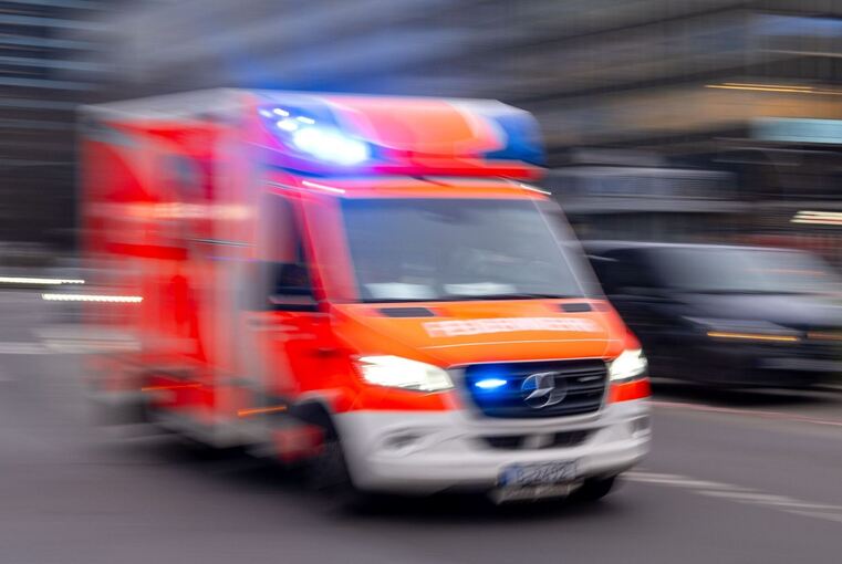 Krankenwagen im Einsatz Krankenwagen im Einsatz