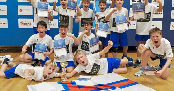 So sehen Sieger aus: Die Färöer-Spieler der Habo SG.