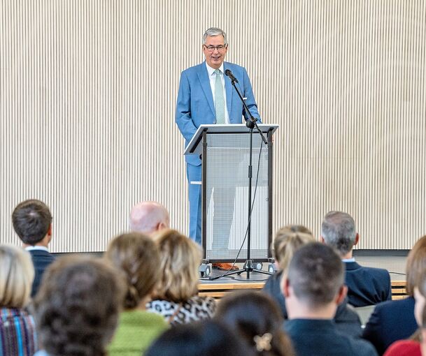 Landrat Dietmar Allgaier betonte die Bedeutung der Schule für den Landkreis.