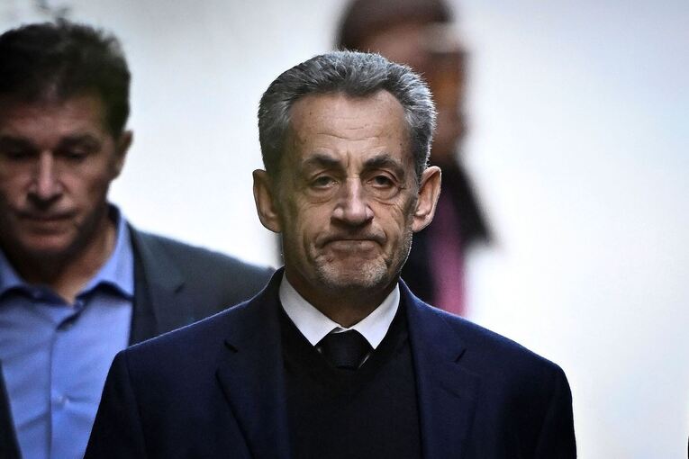 Gericht entscheidet: Bleibt Sarkozy vorerst hinter Gittern? Gericht entscheidet: Bleibt Sarkozy vorerst hinter Gittern?
