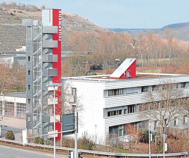 Das Gebäude der Bietigheimer Feuerwehr in den Mühlwiesen weist laut einem Gutachten gravierende Mängel auf und ist überdies zu klein für die heutigen Anforderungen.