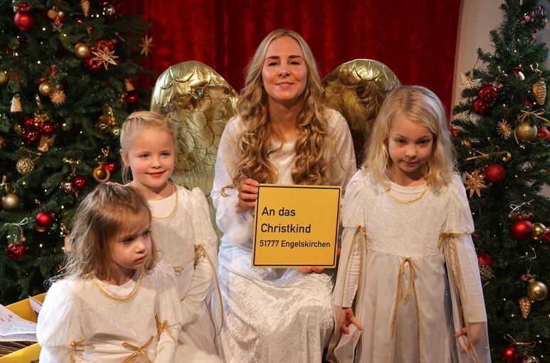 Eröffnung der Christkindpostfiliale in Engelskirchen Eröffnung der Christkindpostfiliale in Engelskirchen