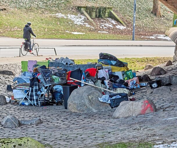 So weit soll es nicht kommen: Die Wohnungsnothilfe setzt sich ein, wenn Obdachlosigkeit droht.
