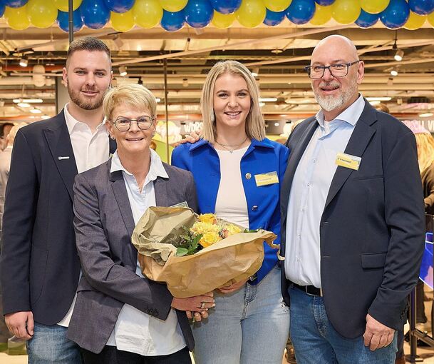 Der Edeka-Markt im Marstall ist Familiensache. Das Bild zeigt (von links) Nick, Astrid, Kim und Ralf Schönland.