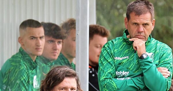 Grübelt über eine Taktik gegen das Pressing des GSV seines Kumpels Marcus Wenninger: Heimerdingens Coach Markus Koch.