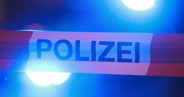 Die Polizei hat die Ermittlungen wegen der Unfallflucht übernommen.