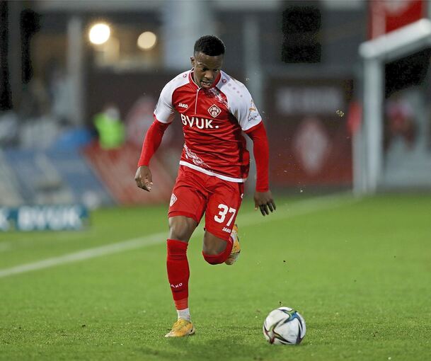 Für die Würzburger Kickers lief Ryan Adigo bereits in der 3. Liga auf. Nun spielt er mit dem SGV Freiberg um den Titel in der Regionalliga.