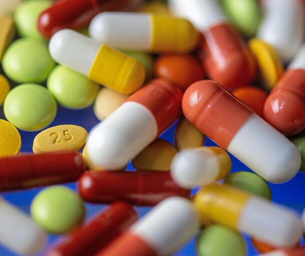 Kokain, Ketamin, Aufputschmittel und Ecstasy: Diese und weitere Stoffe soll ein 32-Jähriger im Kreis Ludwigsburg verkauft haben. Jetzt sitzt er auf der Anklagebank.