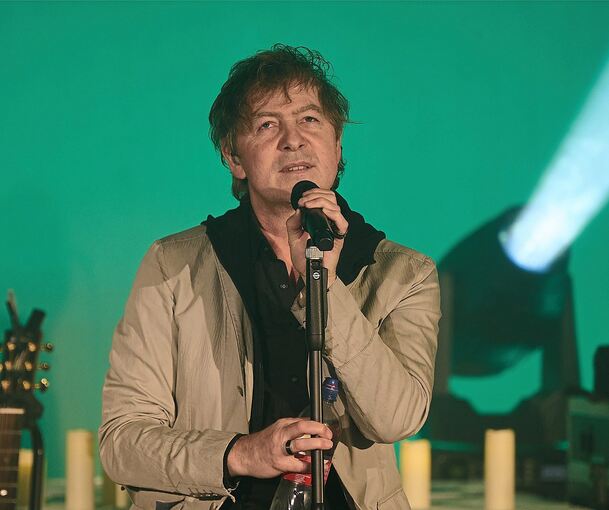 Fools Garden Frontman und Songschreiber Peter Freudenthaler bei seinem Auftritt in Erdmannhausen.