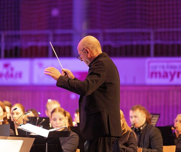 Orchesterdirektor Rainer Falk hatte ein Programm mit Geschichten aus Film und Musical zusammengestellt.